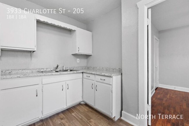 Building Photo - ?? Snug & Stylish 1BR Near Westport – Affo...