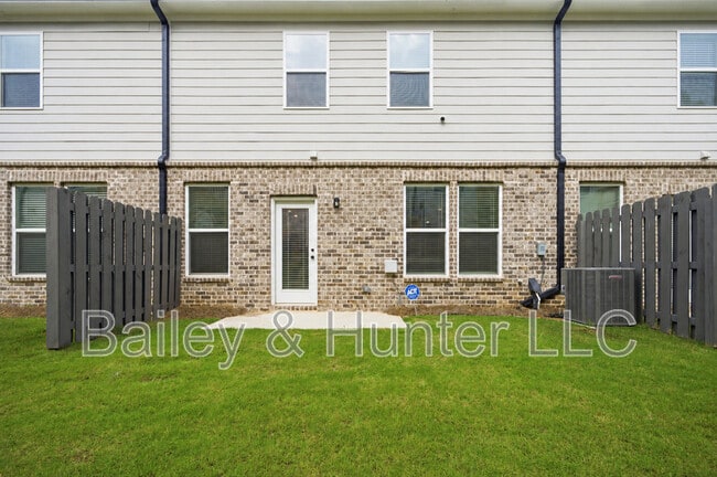 Building Photo - 409 Brooch Wy