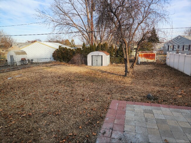 Building Photo - 320 Cullum Ave