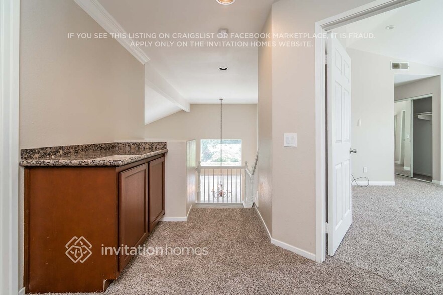 Building Photo - 1869 Petaluma Dr