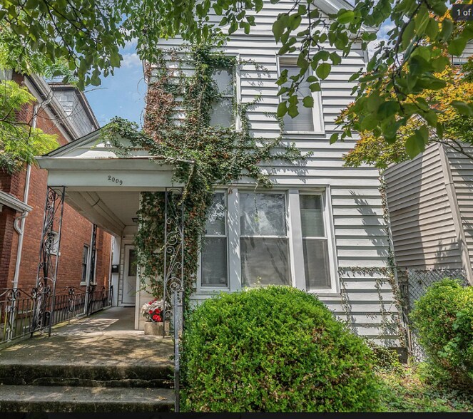 Building Photo - 2009 Greenup St