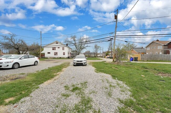 Building Photo - 1595 Cleveland Ave