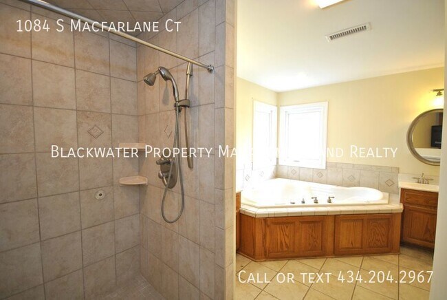 Building Photo - Beautiful Home in Lake Vista