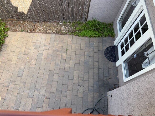 Building Photo - 3 Bedroom Condo available in Arroyo Grande