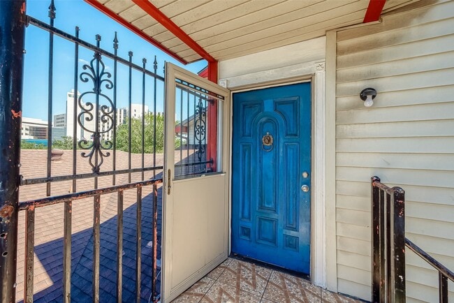 Building Photo - 7711 Beechnut St