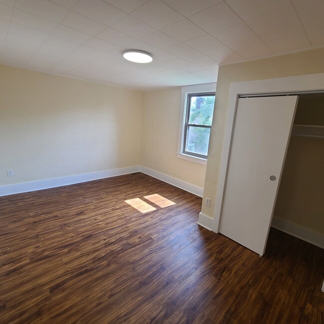 Master Bedroom - 1372 Mars-Evans City Rd