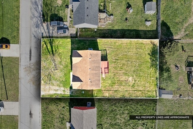 Building Photo - 521 Gainey Dr