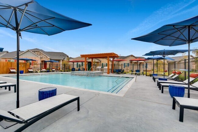 Building Photo - 8500 Comanche Springs Dr
