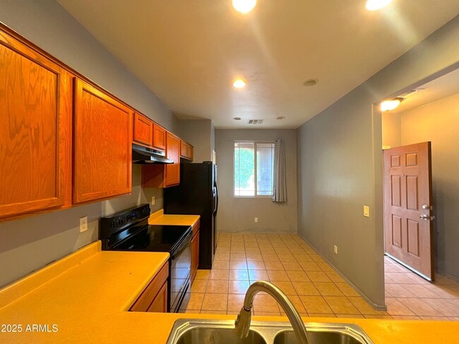 Building Photo - 7332 W Glass Ln