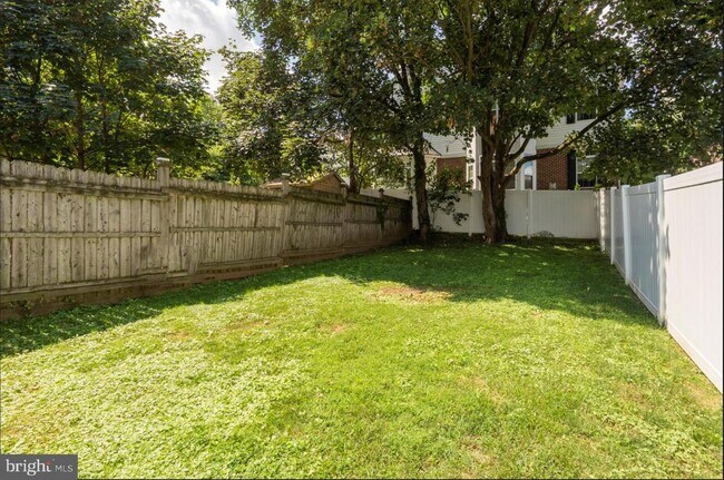 Building Photo - 220 S Matlack St