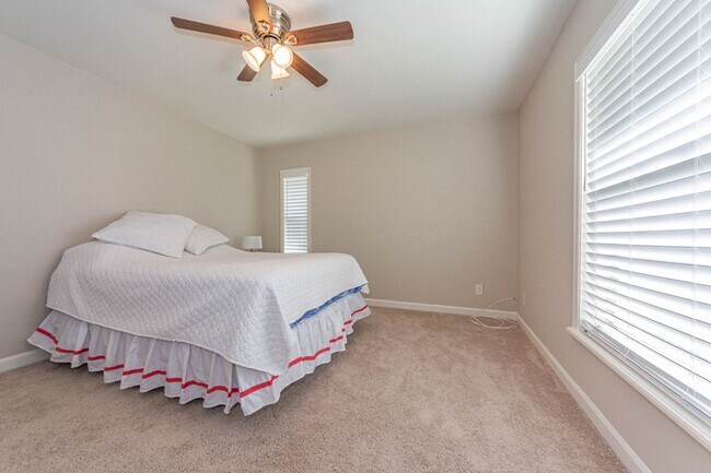 Building Photo - 2225 Silver Sands Ct