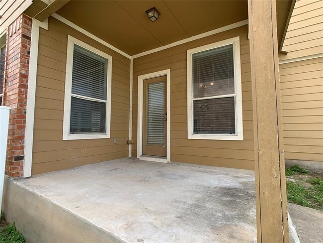 Building Photo - 104 Lava Bed Dr