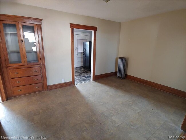Building Photo - 1535 W Canfield St