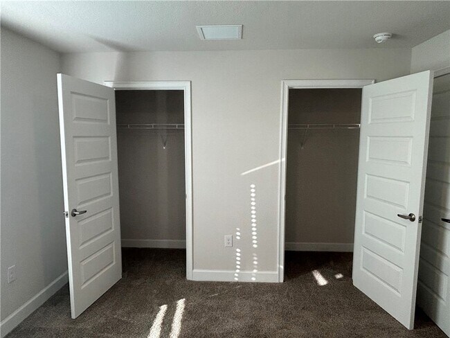 Building Photo - 1391 Seahouse St