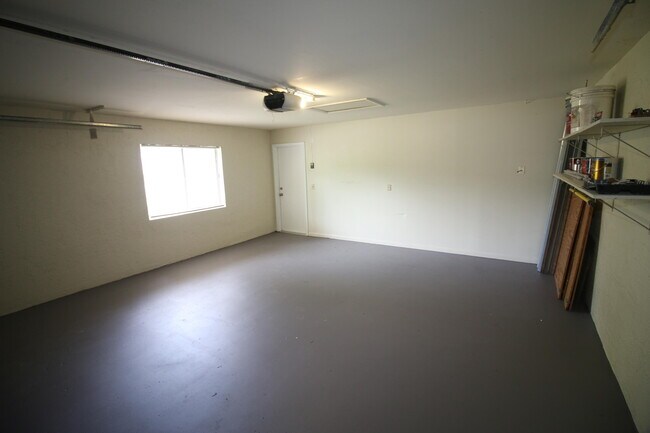 Building Photo - 6076 Strawberry Lakes Cir