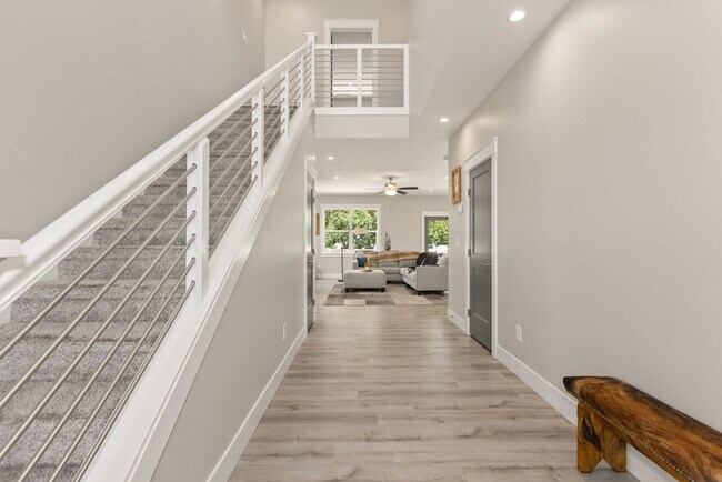 Building Photo - PROMO*** $1000 Off 1st Month of Rent -Beau...