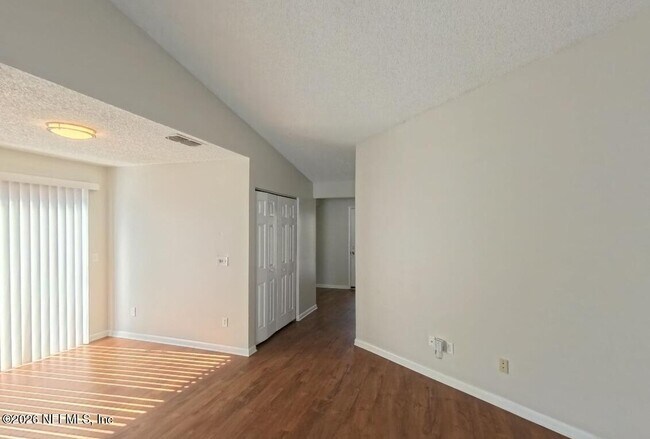 Building Photo - 8319 Daisy Ln S