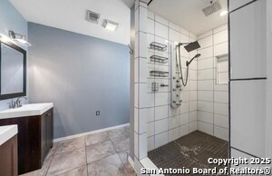 Building Photo - 526 Schmeltzer Ln