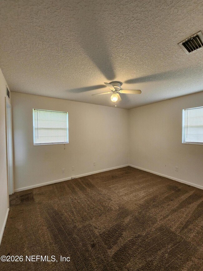 Building Photo - 1721 Hawaii Dr E