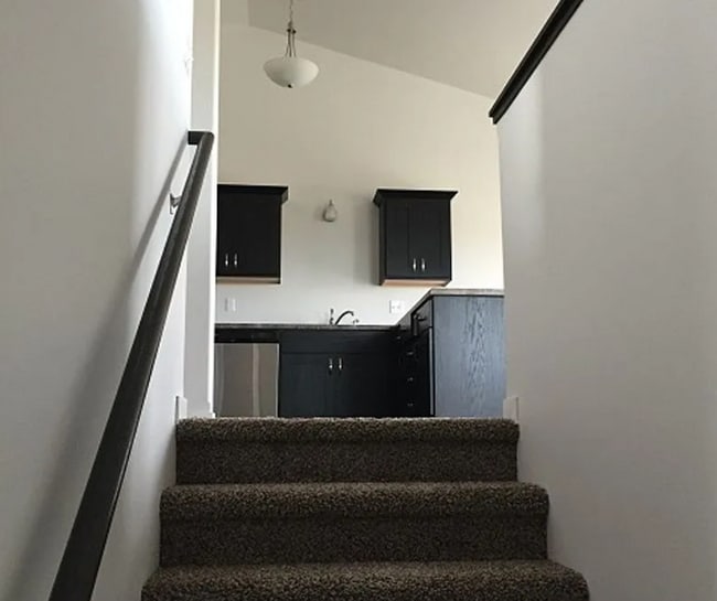 Building Photo - 3 Bed 3 Bath Twin Home