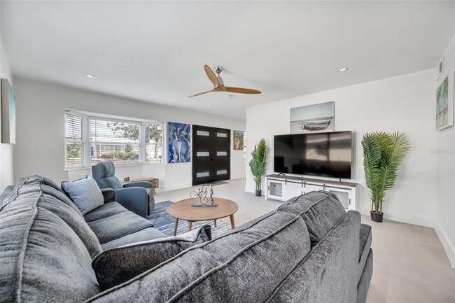 Building Photo - 4622 Bay Crest Dr