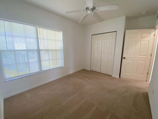 Building Photo - 2140 Heron Lake Dr