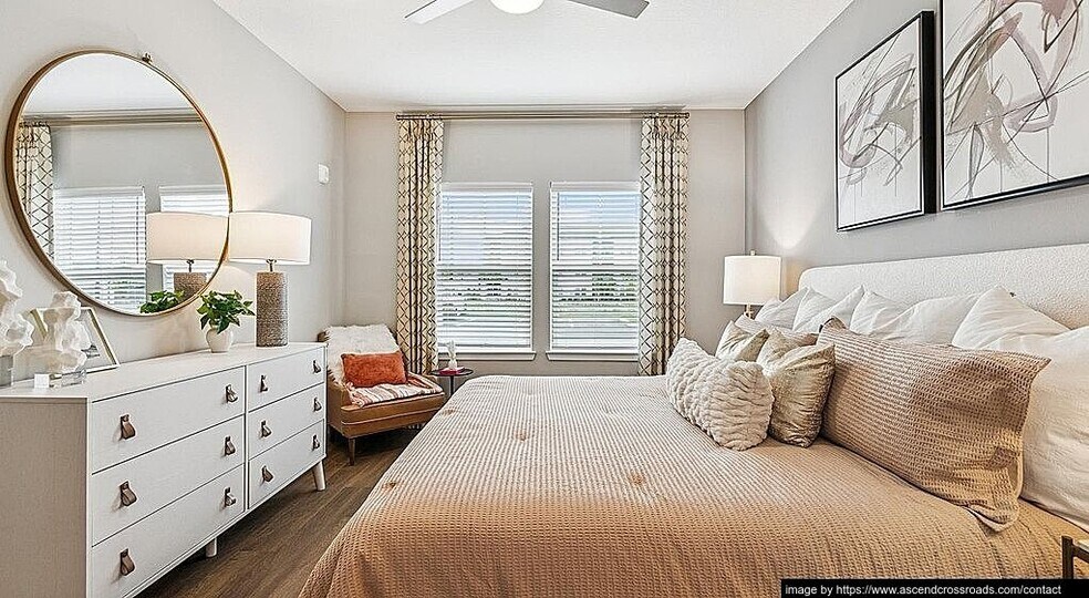 Building Photo - 4560 Dreamy Day St