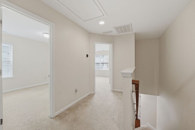 Building Photo - 409 Walsenburg Dr