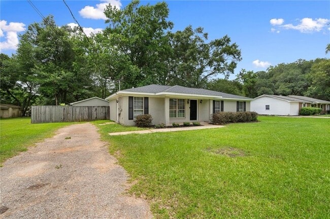 Building Photo - 5024 Santos Dr E