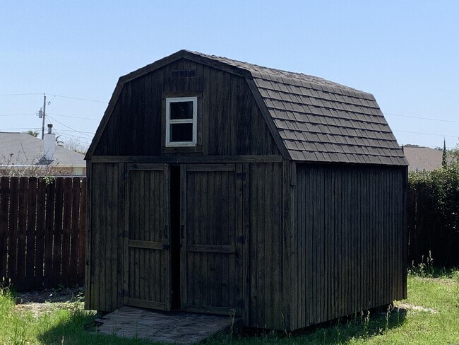 Building Photo - 2168 Lambourn Ct