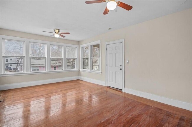 Building Photo - 123 Radcliffe Ave