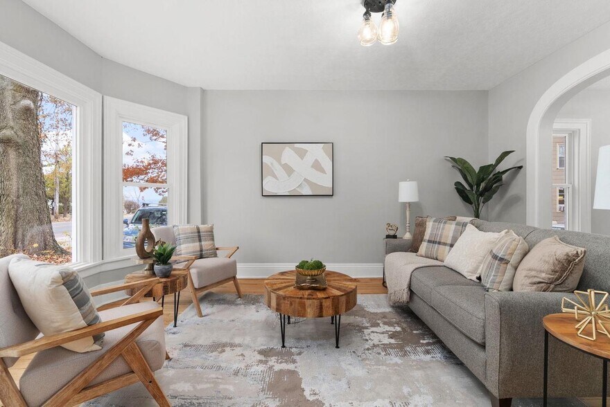 Building Photo - 820 Jenifer St