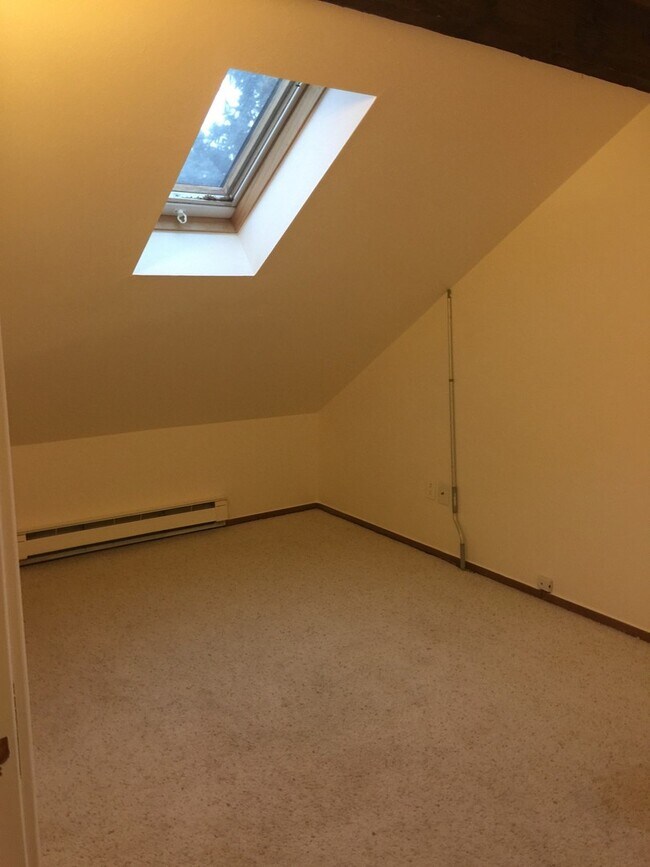Building Photo - Two Bedroom Boulder Condo For Rent In Shan...