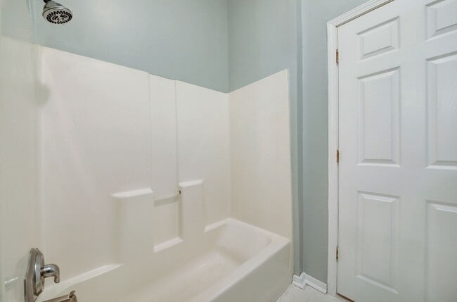 Building Photo - 602 W 36th St