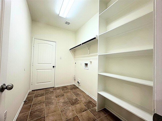 Building Photo - 8218 Nagy Hill St