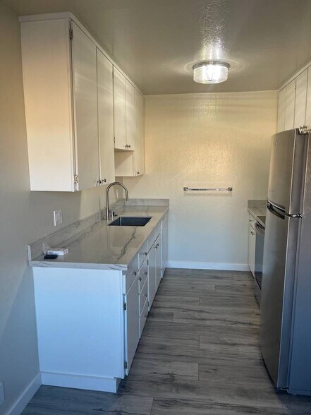 Building Photo - 528 Grand Ave