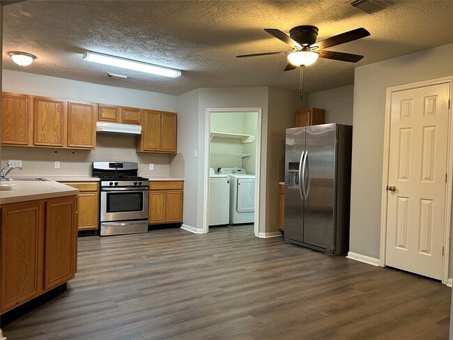 Building Photo - 32126 Annice Ln