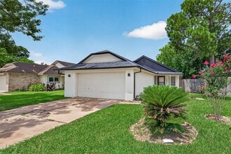 Building Photo - 10814 Parkland Woods Dr