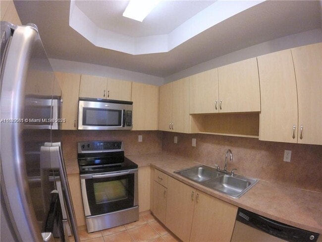 Building Photo - 700 SW 106th Ave