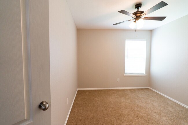 Building Photo - 1052 Windy Grove Ln