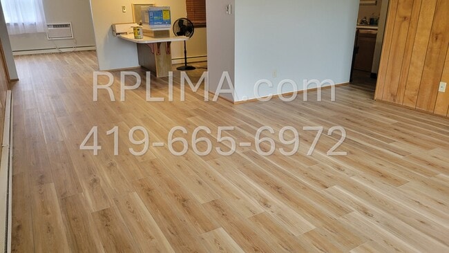 Building Photo - 2450 Sherwood Dr