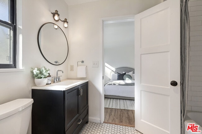 Building Photo - 9125 David Ave