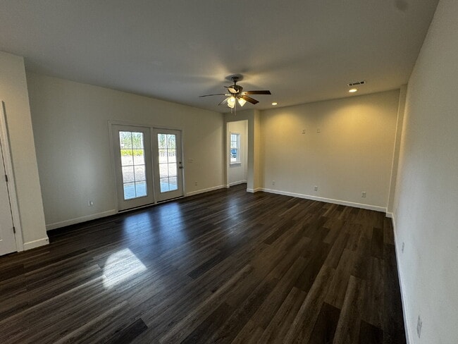 Building Photo - House for Rent