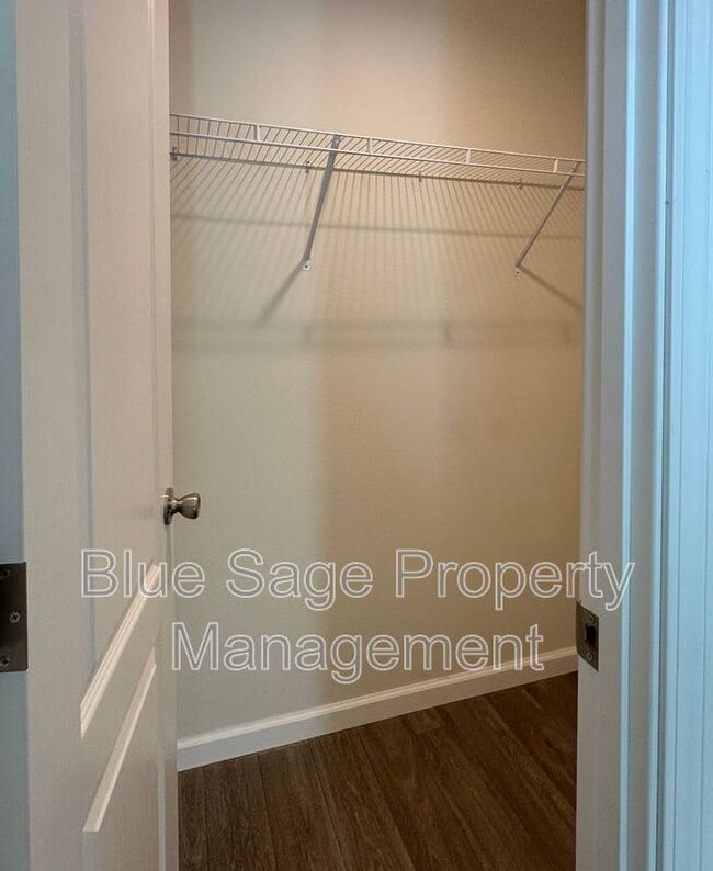 Building Photo - 504 Spencer Rd