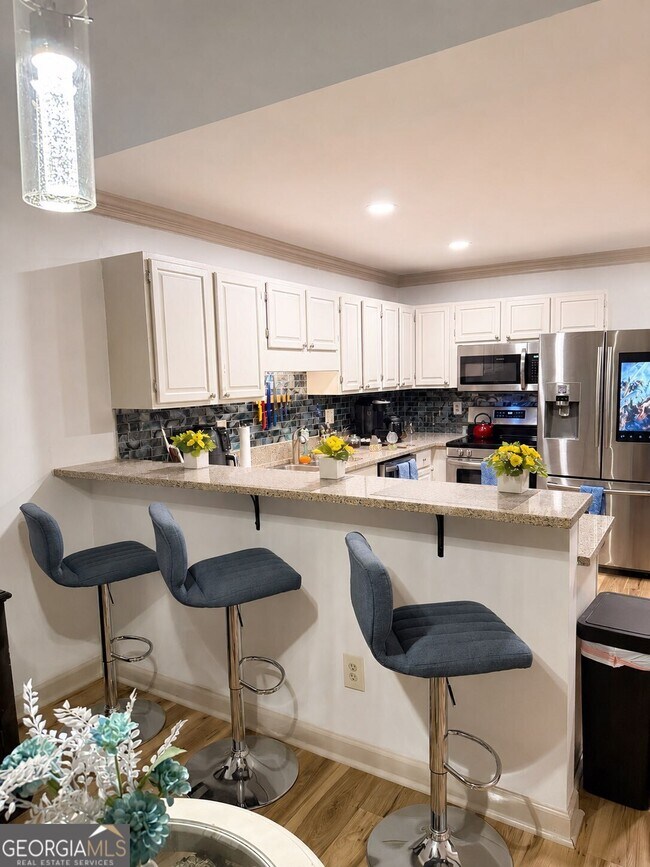 Building Photo - 8945 Carroll Manor Dr