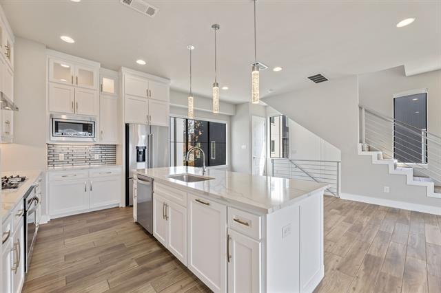 Building Photo - 4522 Deere St