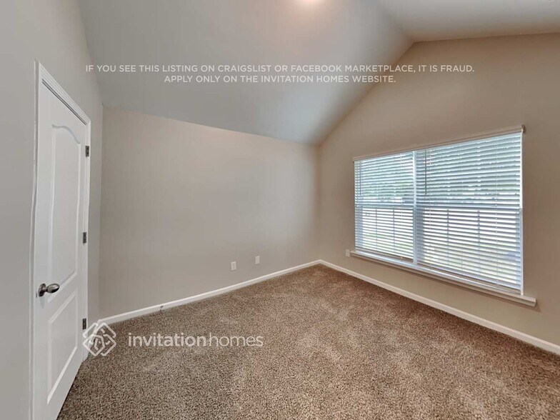 Building Photo - 1044 Southwood Dr