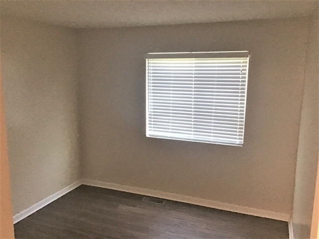 Building Photo - 10735 Chinkapin Cir