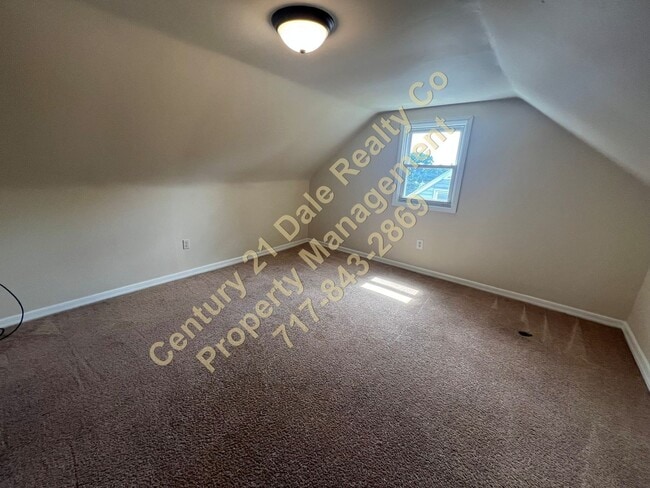 Building Photo - 3 BR, 1.5 baths in Central School District