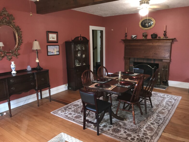 Formal dining room - 7502 Borden Rd